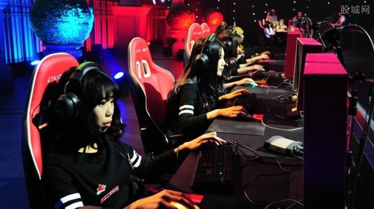 他作为中场 他作为中场