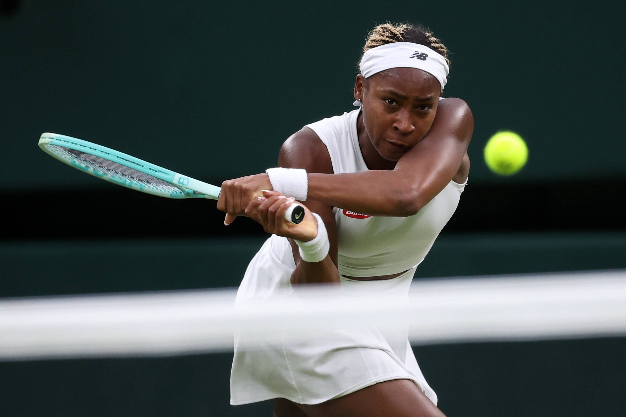 同的中场球 同的中场球