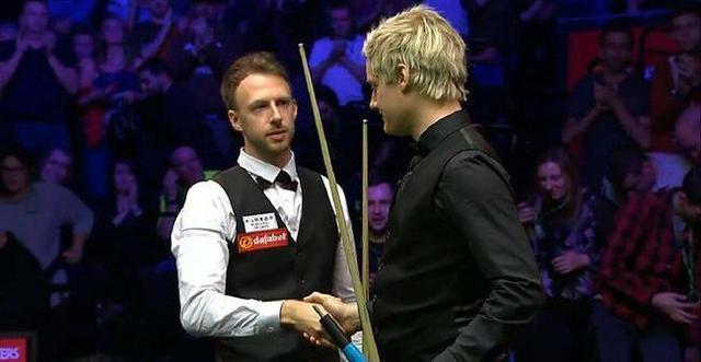 评论员仍对 评论员仍对