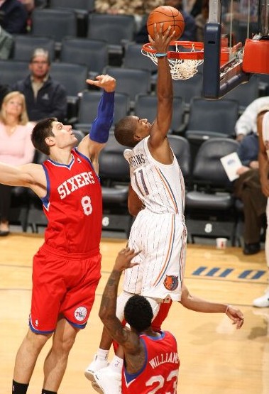 也在场外引 也在场外引