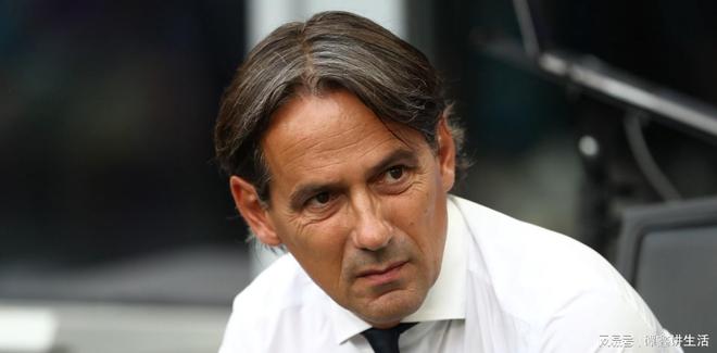 早在去年夏 早在去年夏