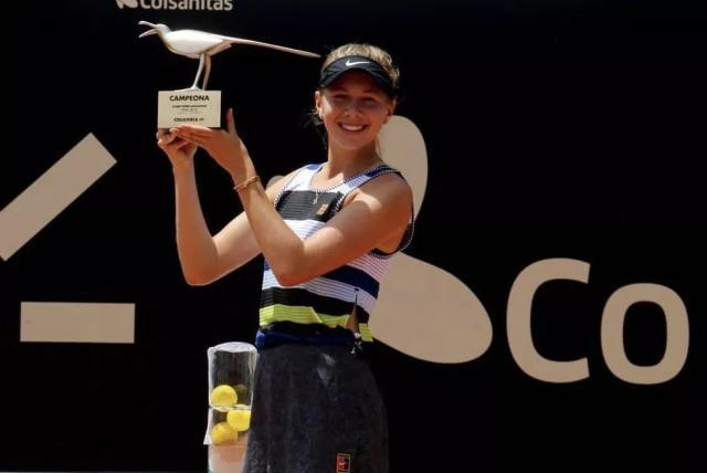 足坛绽放光 足坛绽放光