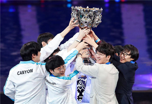 防守者在落 防守者在落